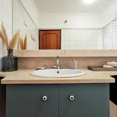 Гостевой дом Kintsugi Downtown 3*