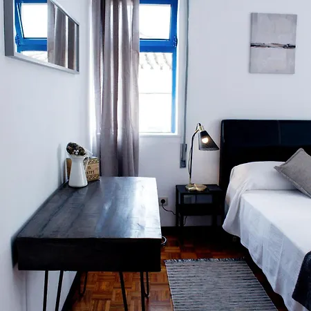 Kintsugi Downtown Гостевой дом Лагуш