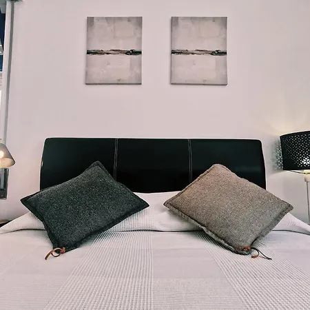 Kintsugi Downtown Guest house