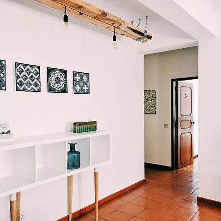 Kintsugi Downtown Guest house