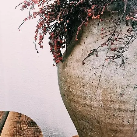 Kintsugi Downtown Guest house