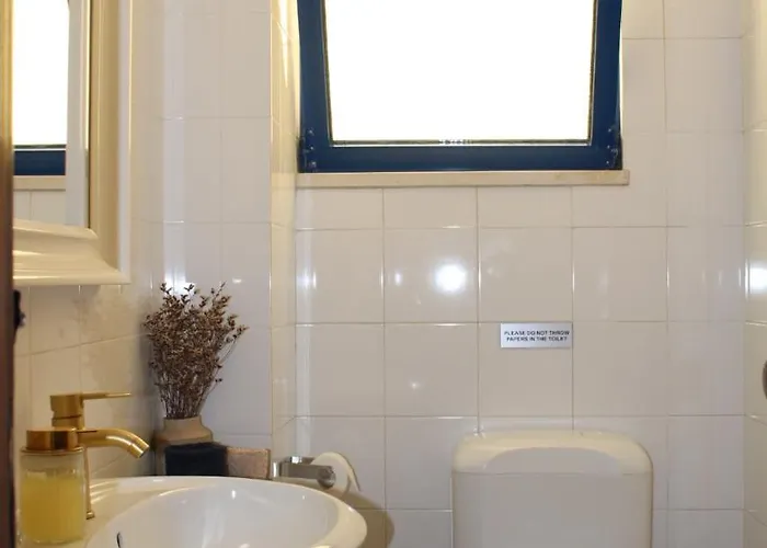 Kintsugi Downtown Πανσιόν 3*